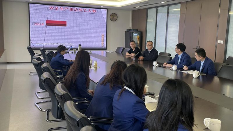 注册消防工程师培训费用主要由以下几个方面构成：