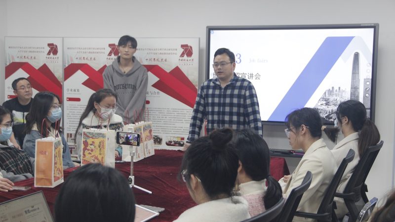 二建冲刺班与精讲班：内容差异解析